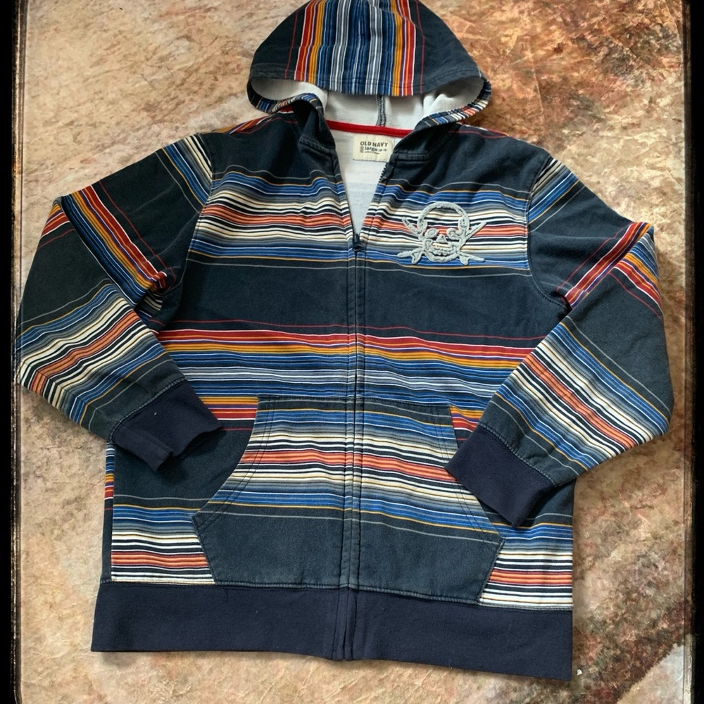 Nice ! used unisex sweater size large (10-12)